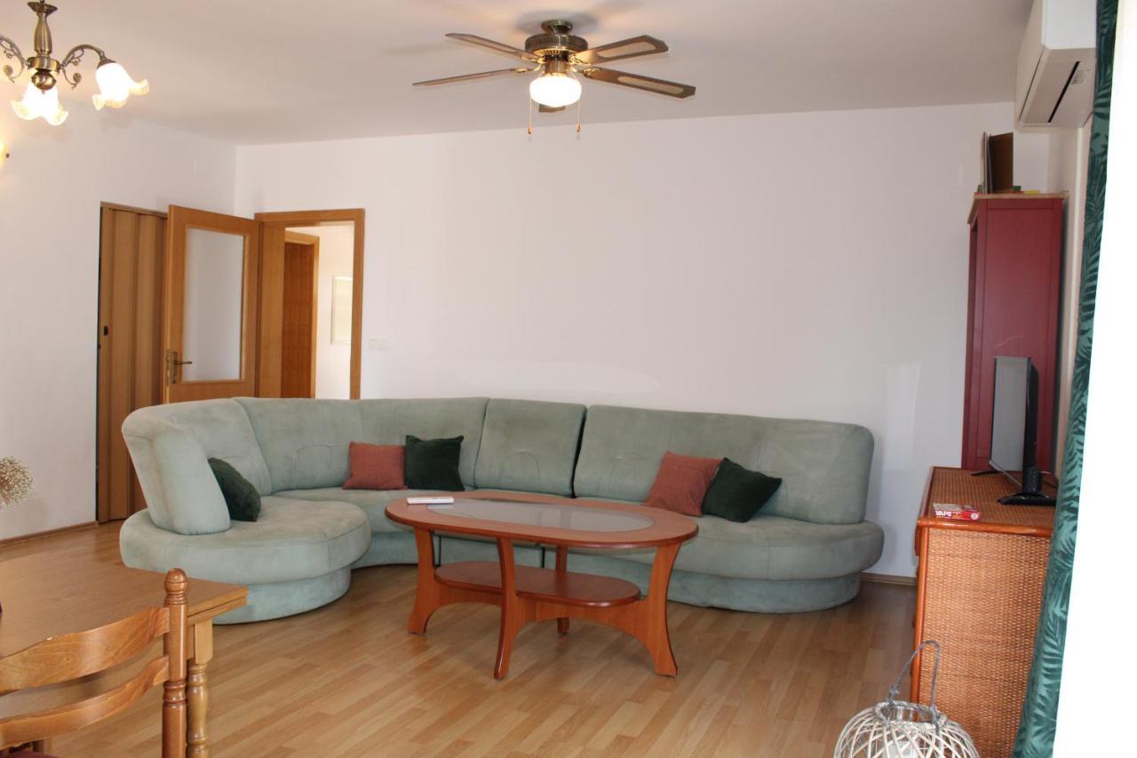 Sveti Vid-Miholjice Apartment Noel מראה חיצוני תמונה