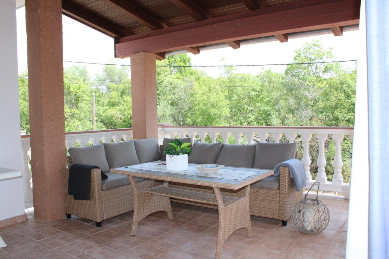 Sveti Vid-Miholjice Apartment Noel מראה חיצוני תמונה